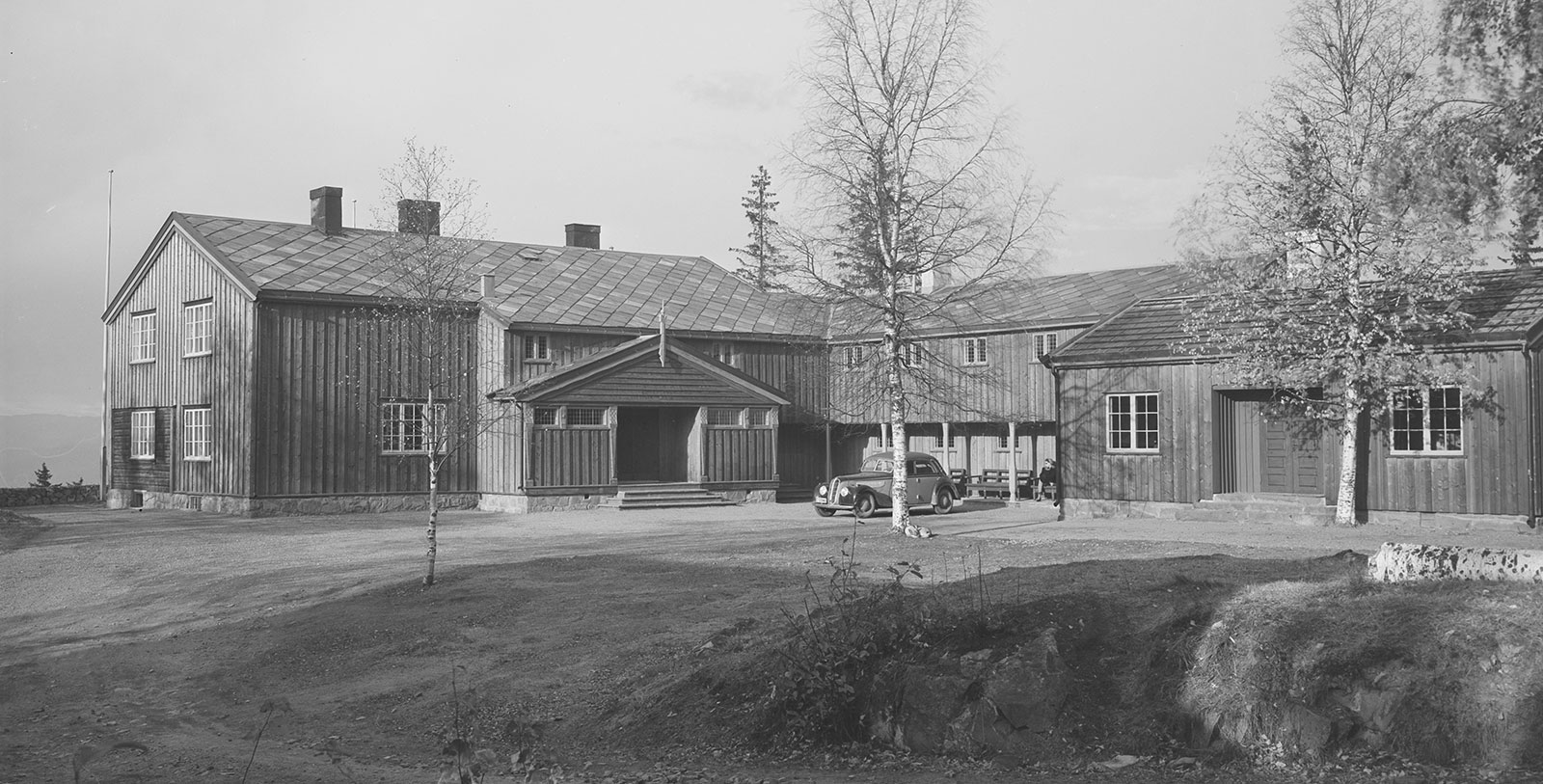 a car parked in front of a building