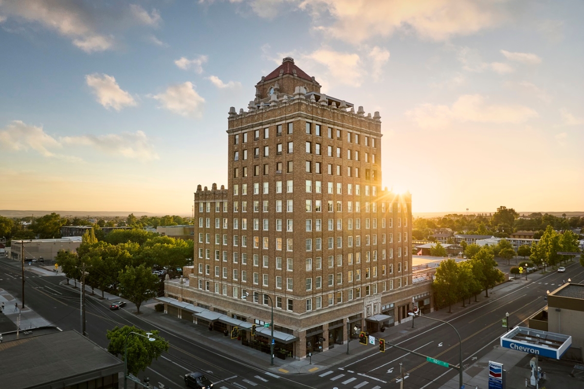 1200x800_gallery_marcus_whitman_hotel_exterior_2_high 695d66859bb8a