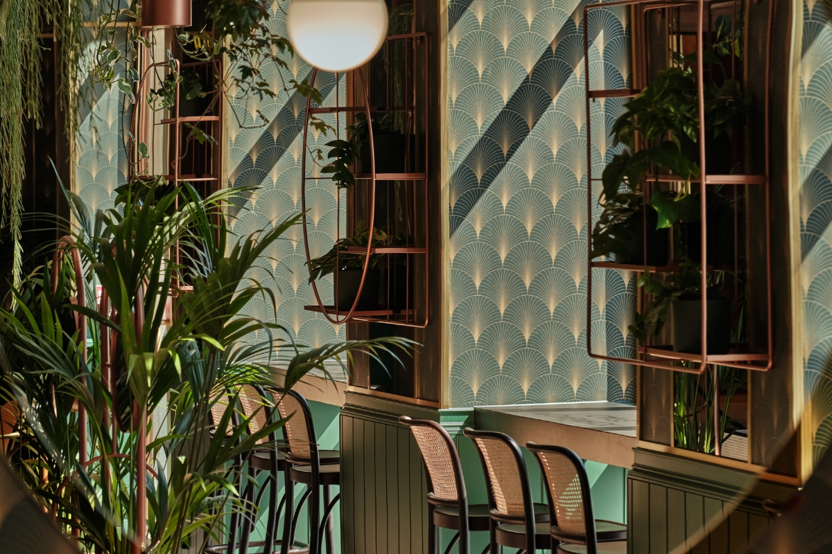 chairs and chairs in a room