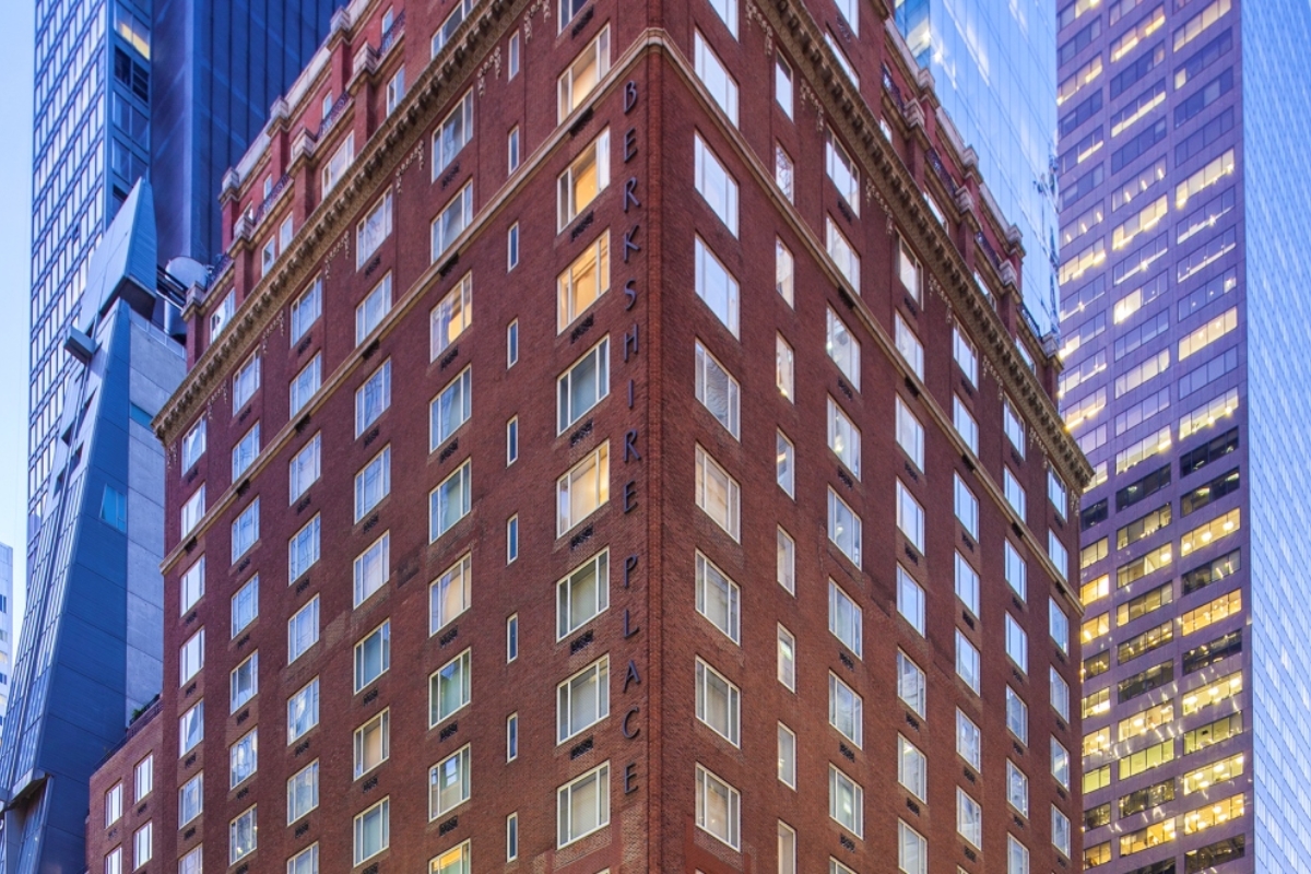The exterior of Omni Berkshire Place consists of exposed brick.