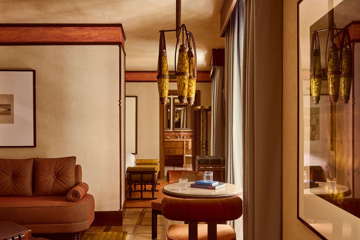 junior suite_high 6a0ca6c061b9e