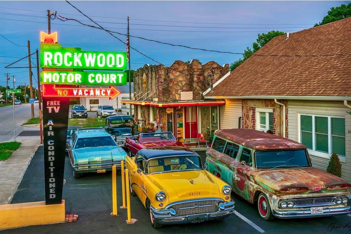 1200x800_rockwood_motor_court_gallery_exterior_high 690a59df51049
