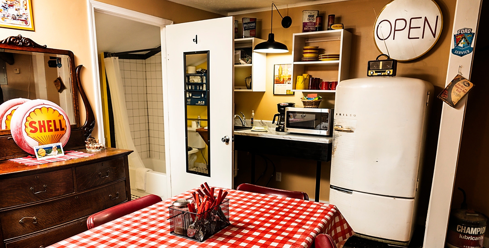 1600x813_rockwood_motor_court_mhs_dining