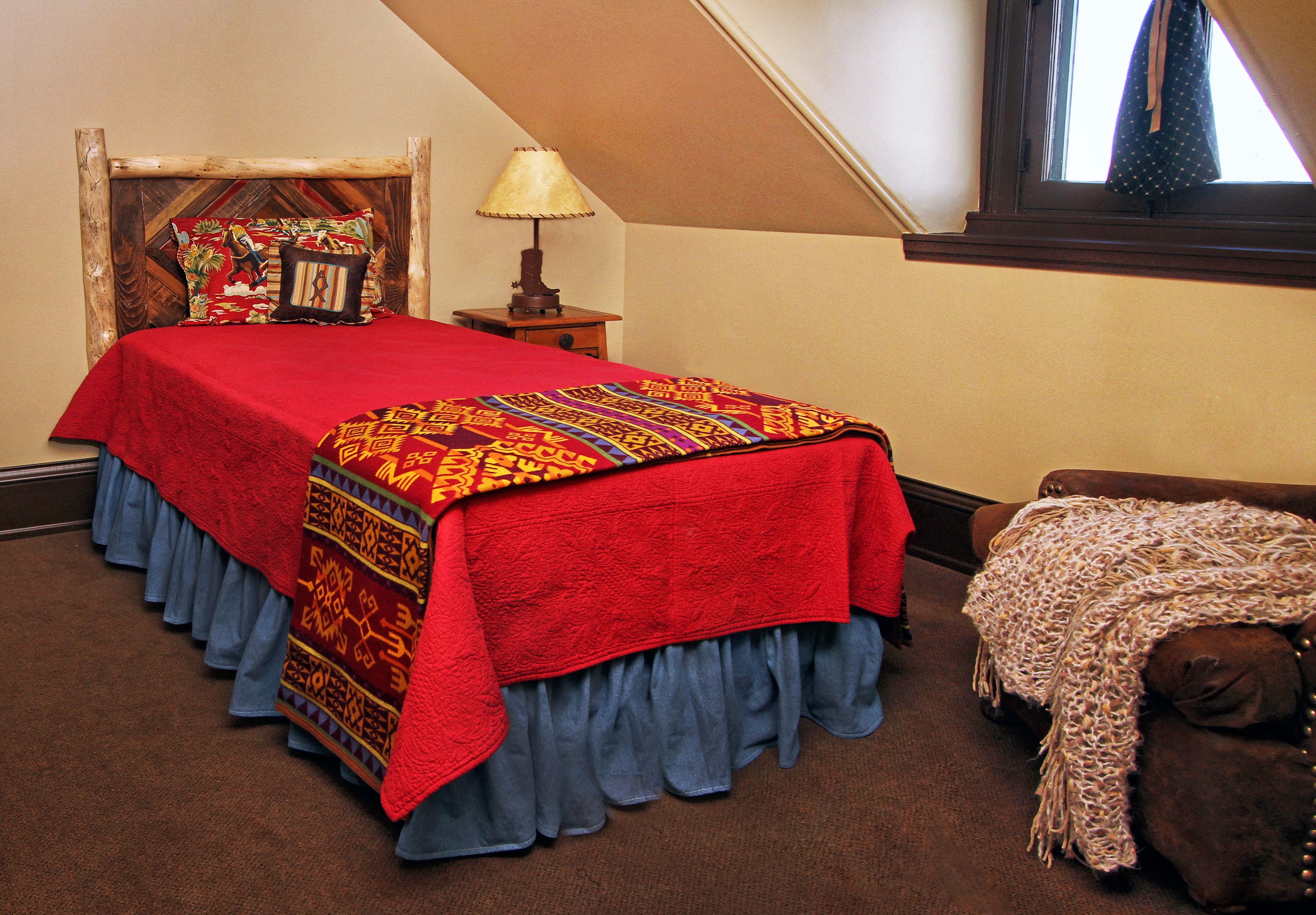 image of bill picket room sheridan inn wyoming_high
