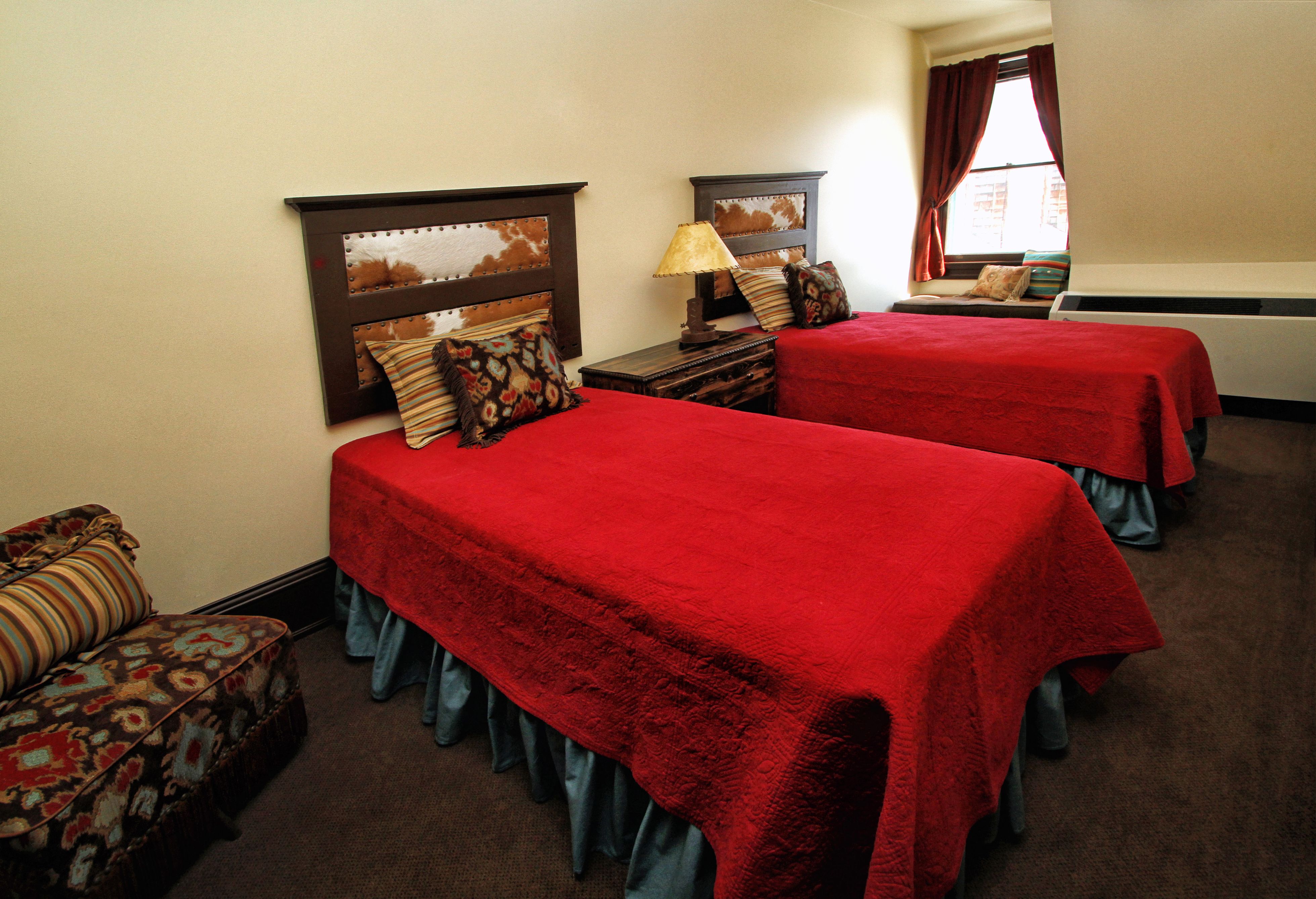 image of colonel prentiss ingraham room sheridan inn wyoming_high