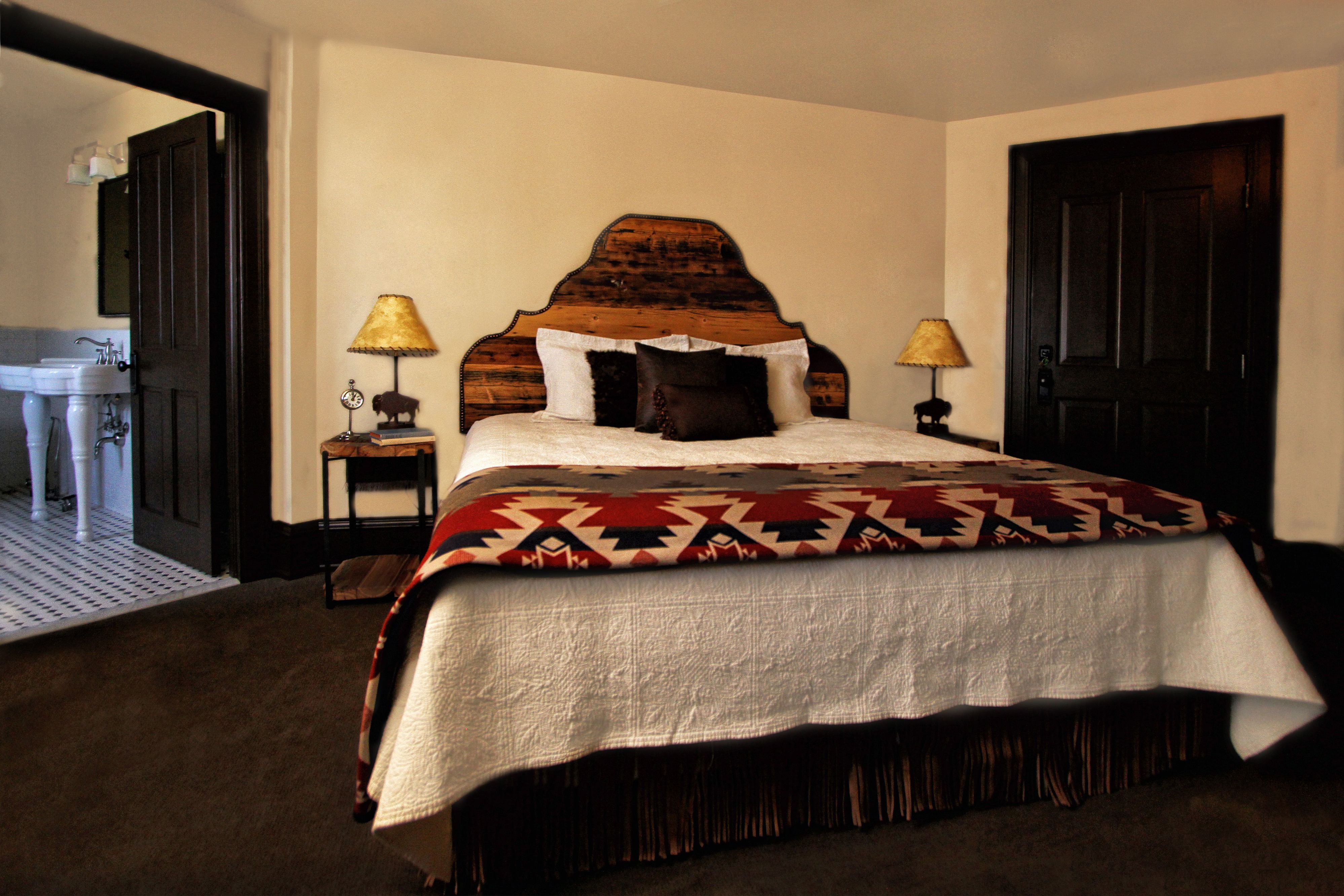 image of grand duke alexis room sheridan inn wyoming_high