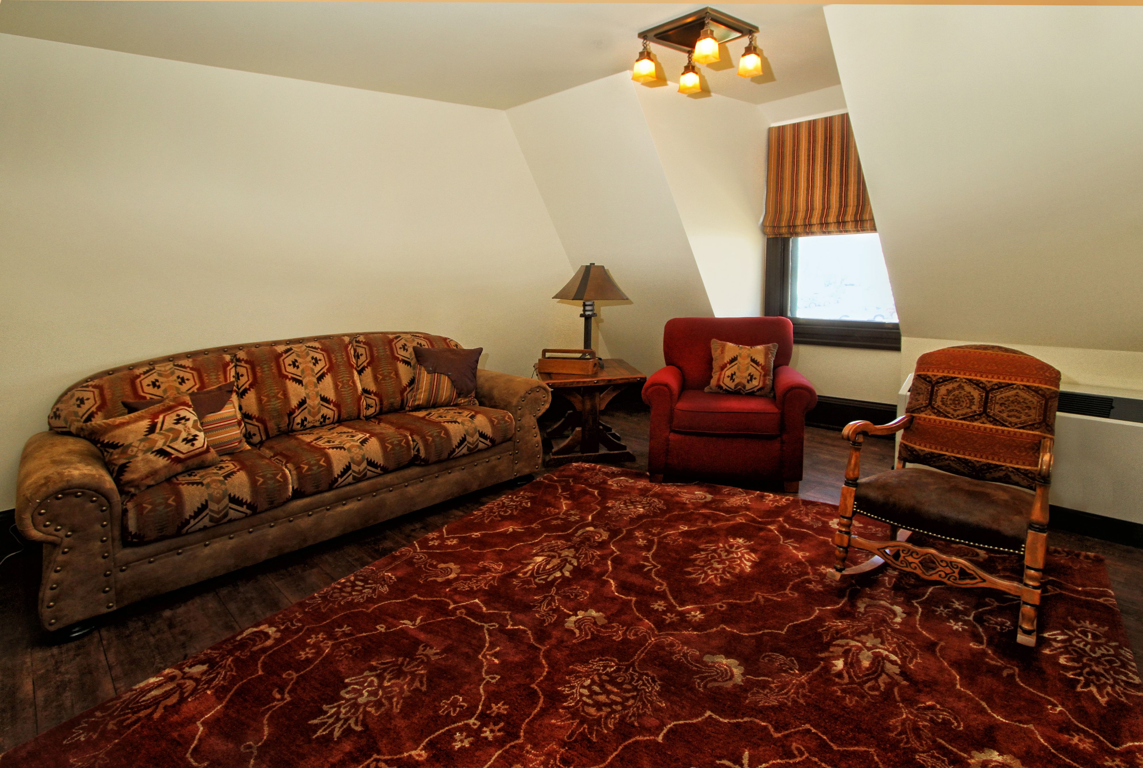 image of sitting bull room lounge sheridan inn wyoming_high