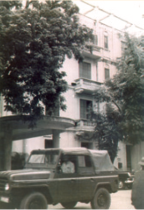 a car parked in front of a building