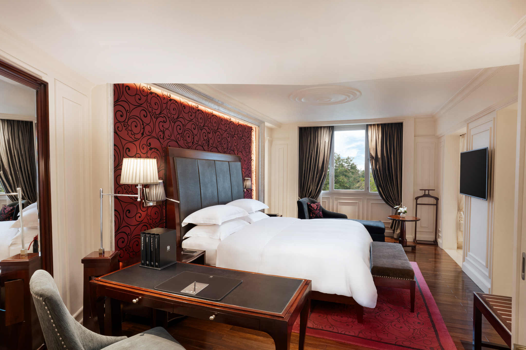 a room with a bed and a table