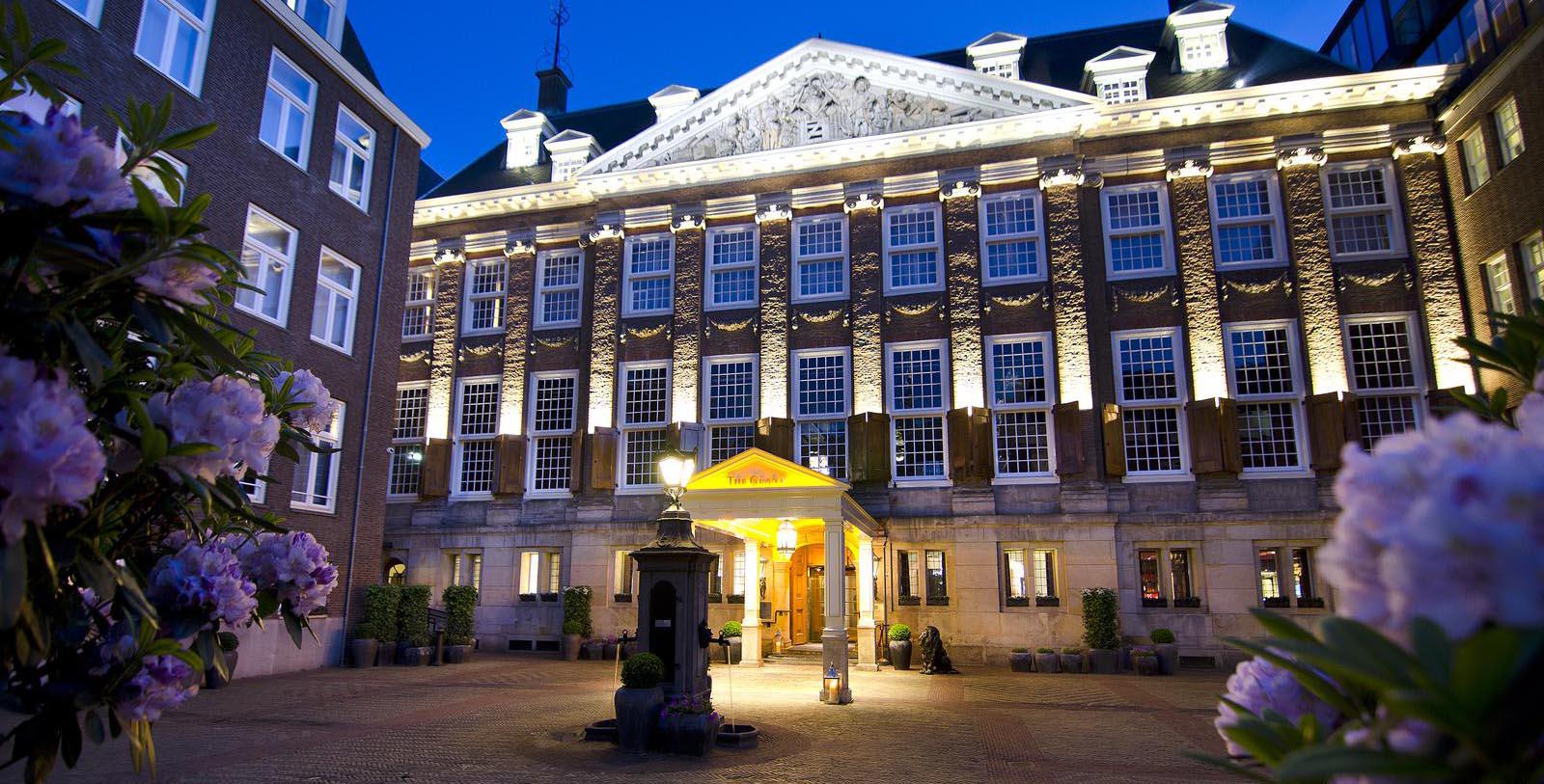 a building with a yellow door