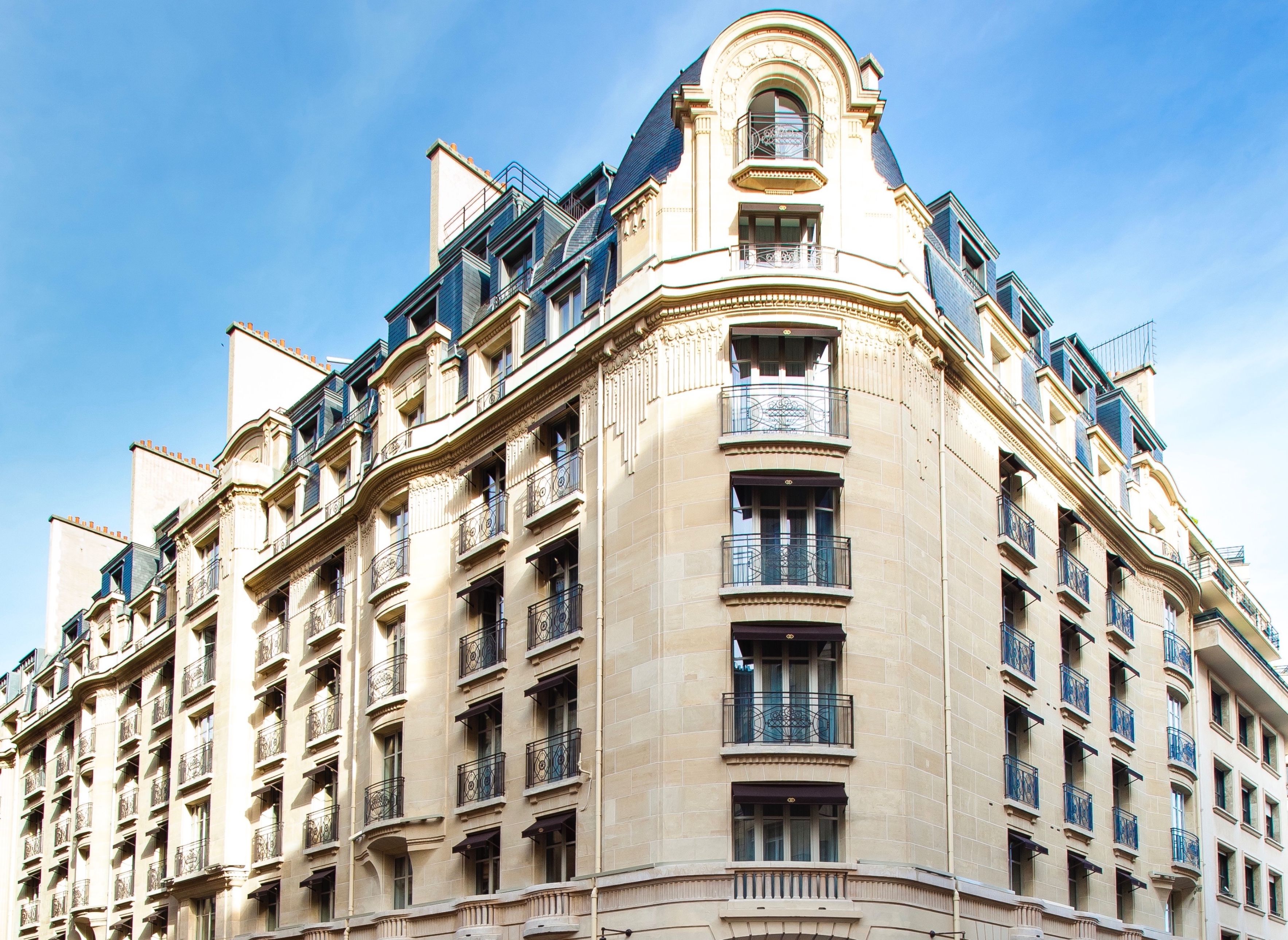 a building with many windows