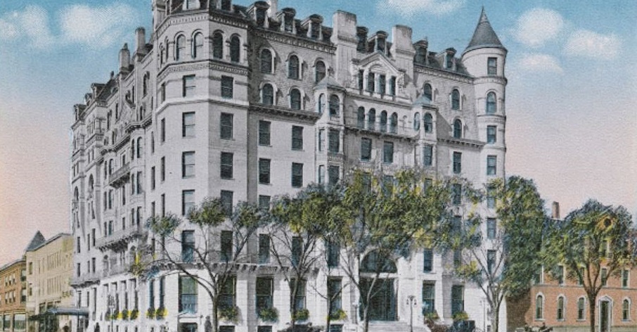 a large building with many windows