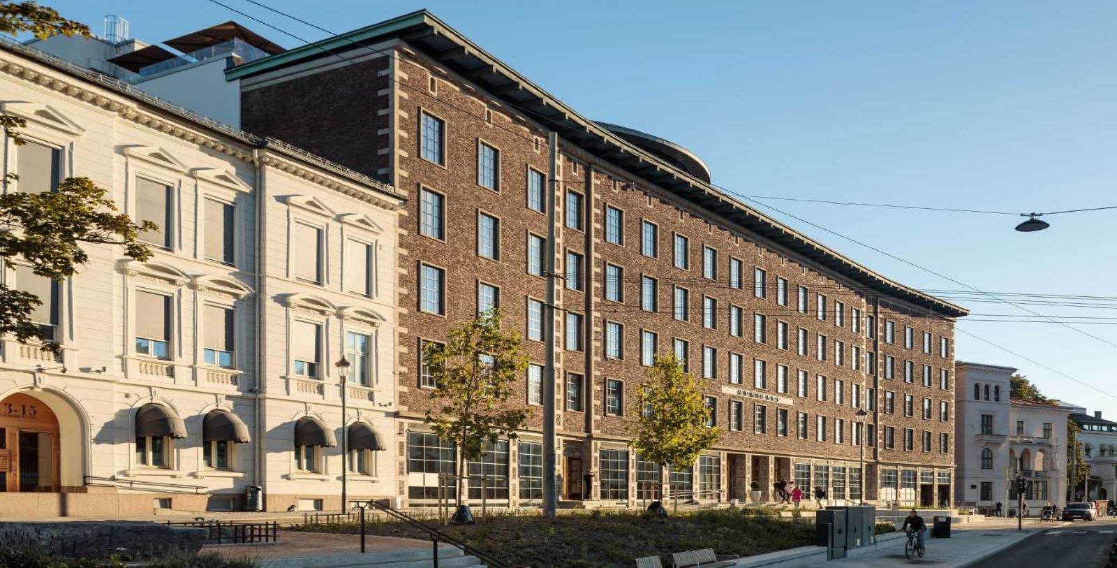a building with many windows