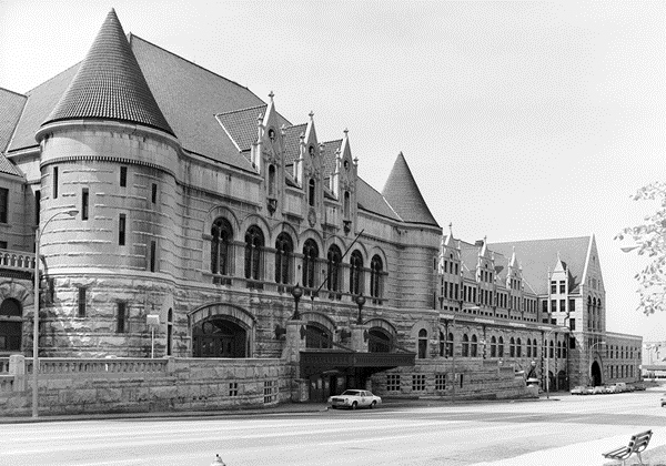 a large building with a lot of windows