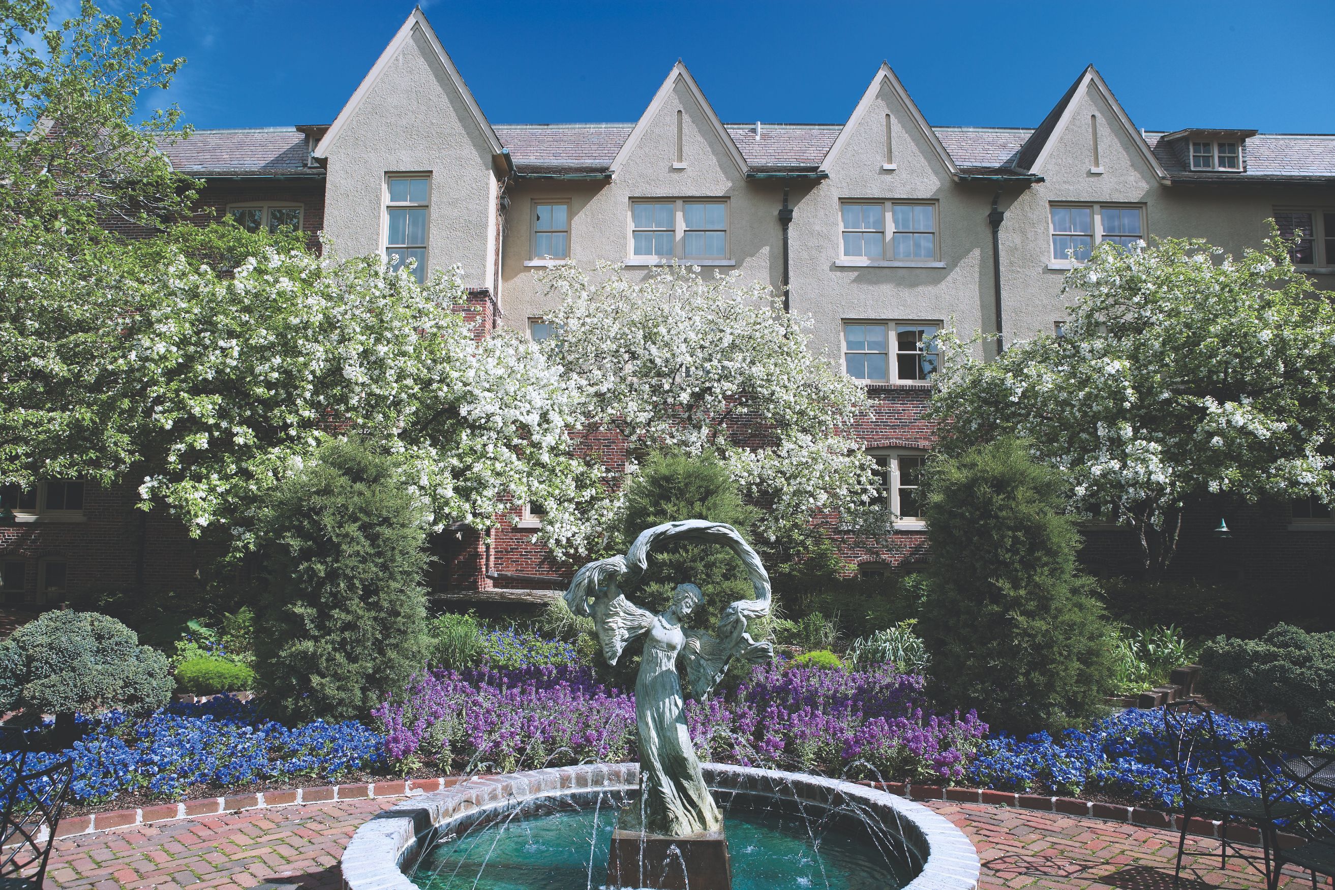 a fountain in front of a building