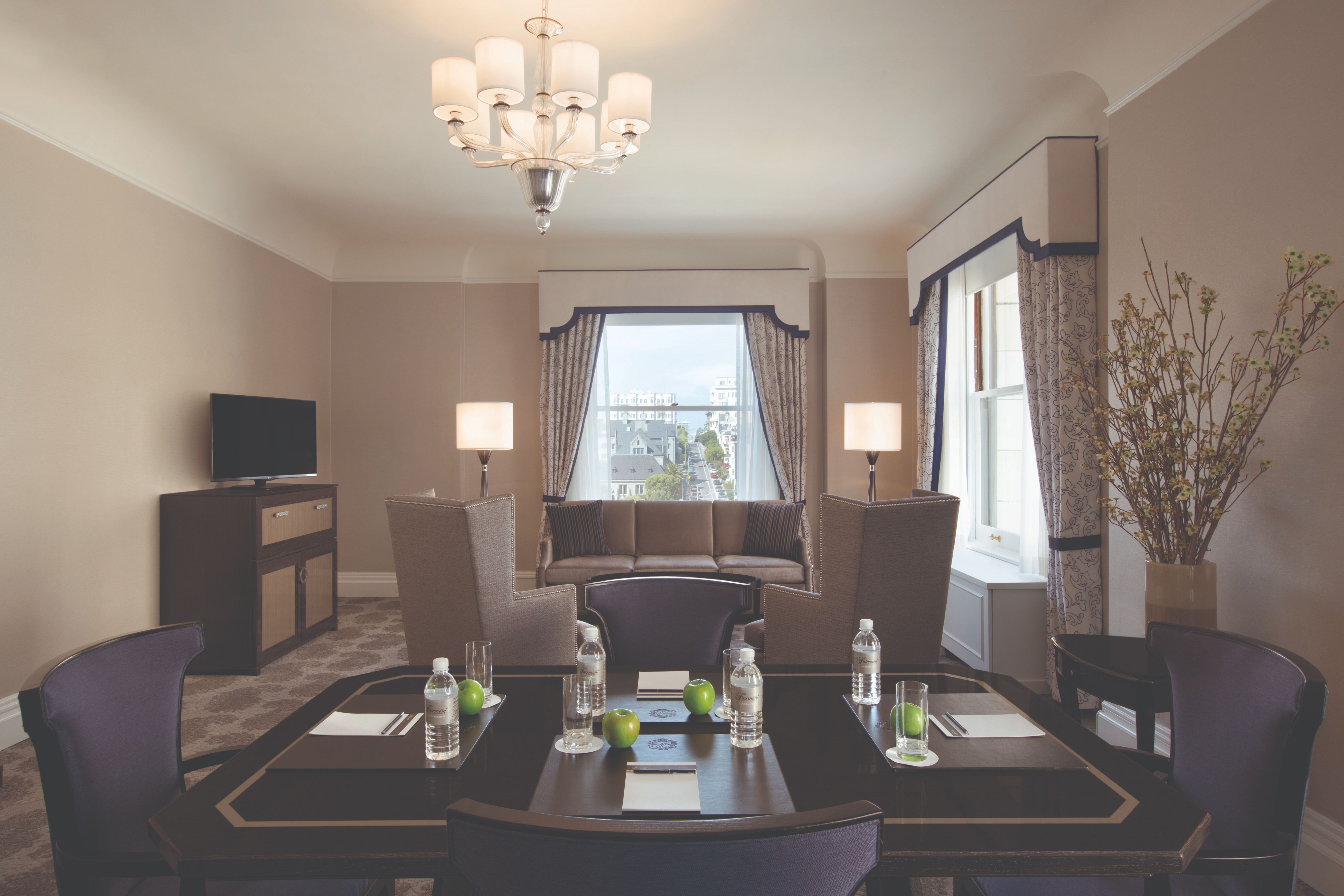 image of guestroom the fairmont hotel san francisco in san francisco california 2_high