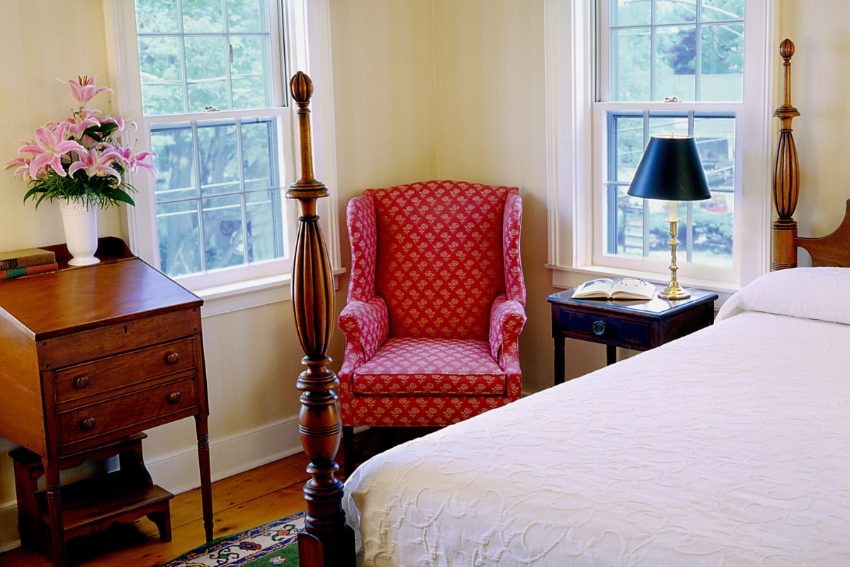 1200_x_800_the_griswold_inn_accommodations_standard_room_high 6a0339b3021e3