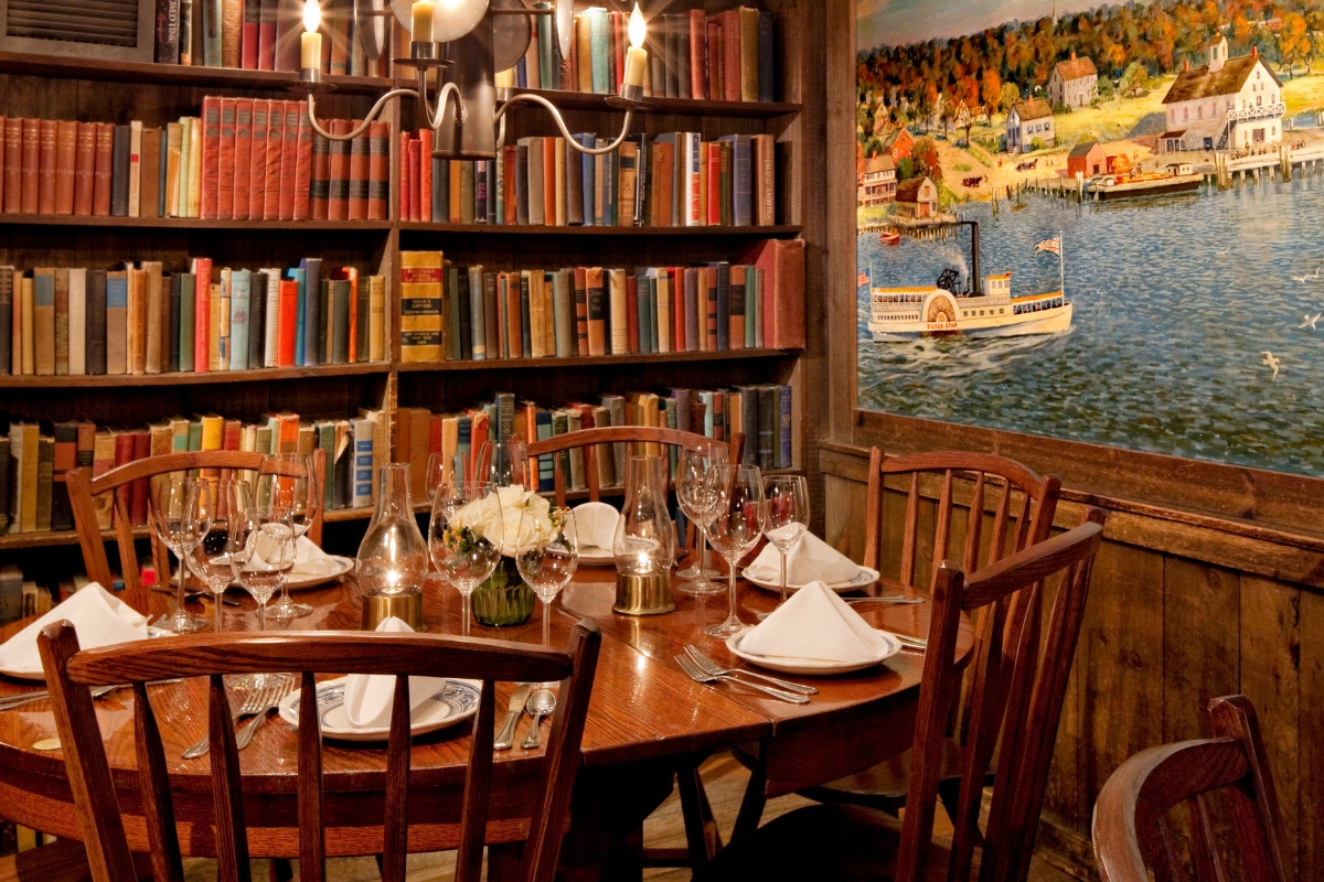 1200_x_800_the_griswold_inn_dining_essex_room_alcove_high 6a033bc2b270c