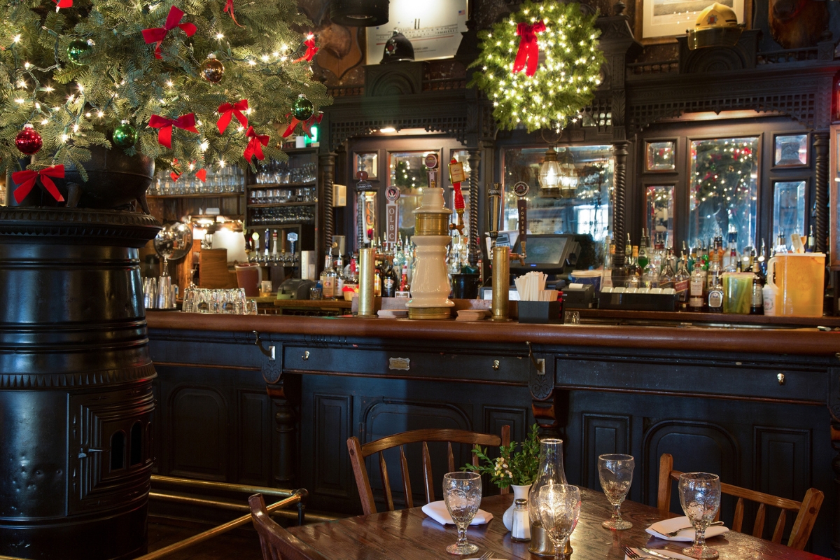 1200_x_800_the_griswold_inn_dining_tap_room_high 6a033bda98c0d