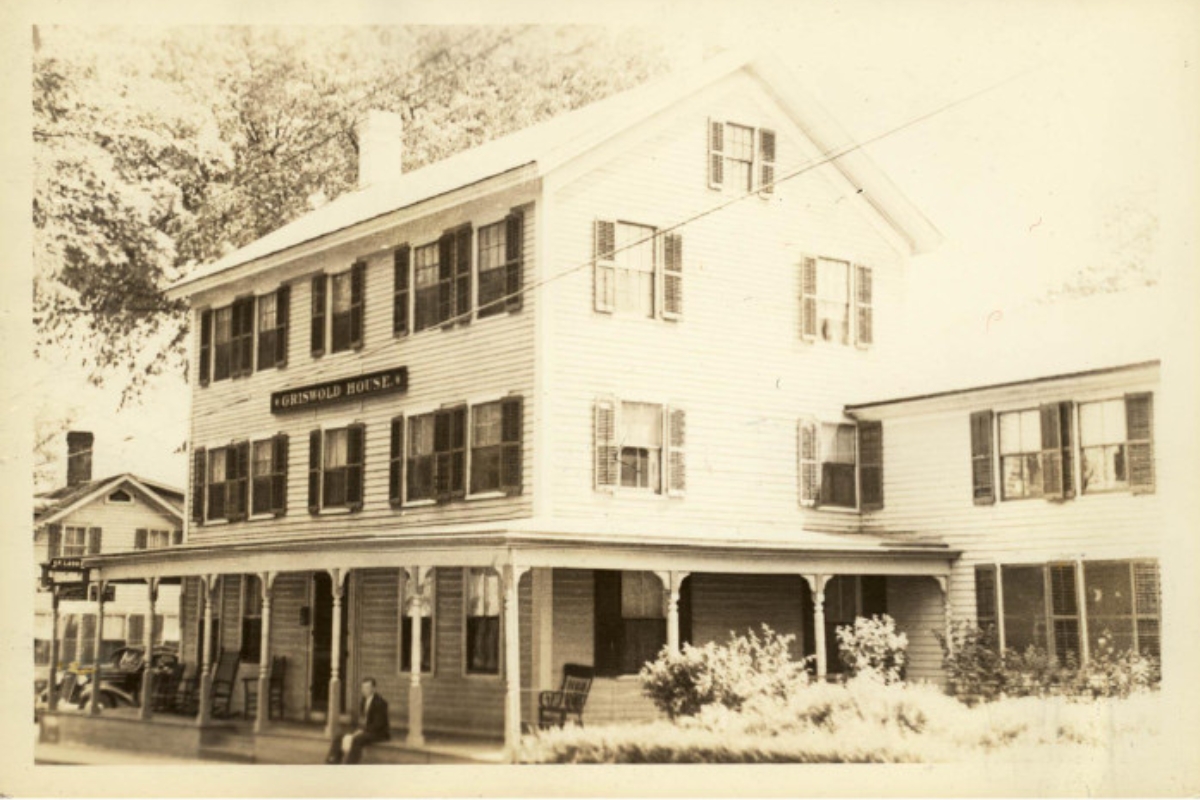 1200_x_800_the_griswold_inn_history_6_high 6a033f6280834