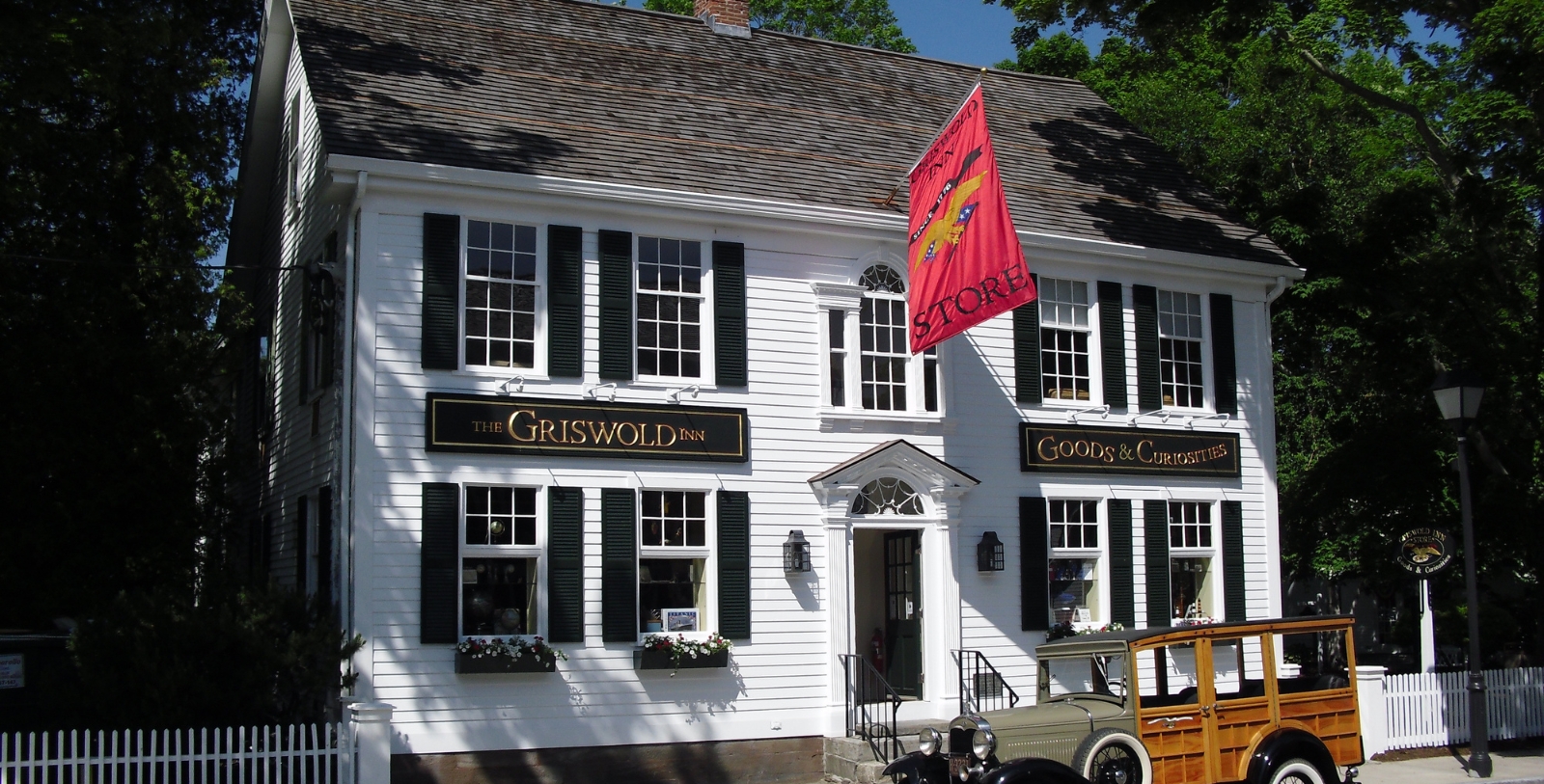 1600x813_the_griswold_inn_mhs4