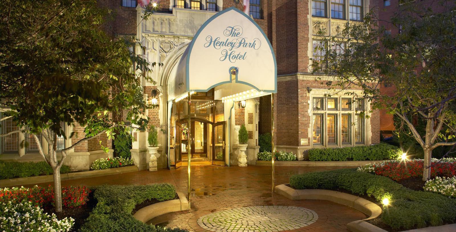 a front entrance of a hotel