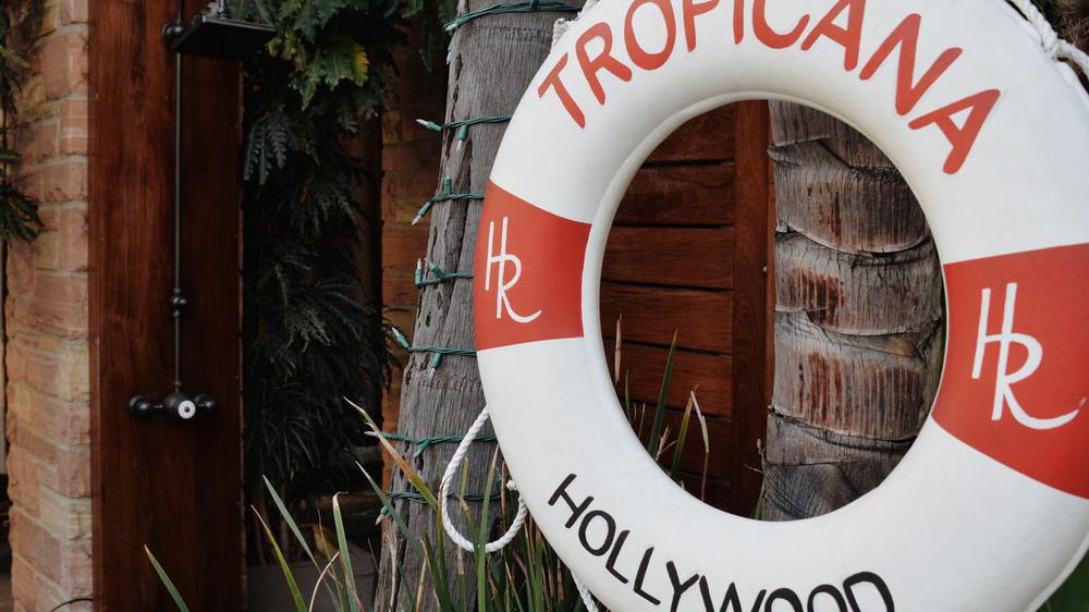 a white and red life preserver