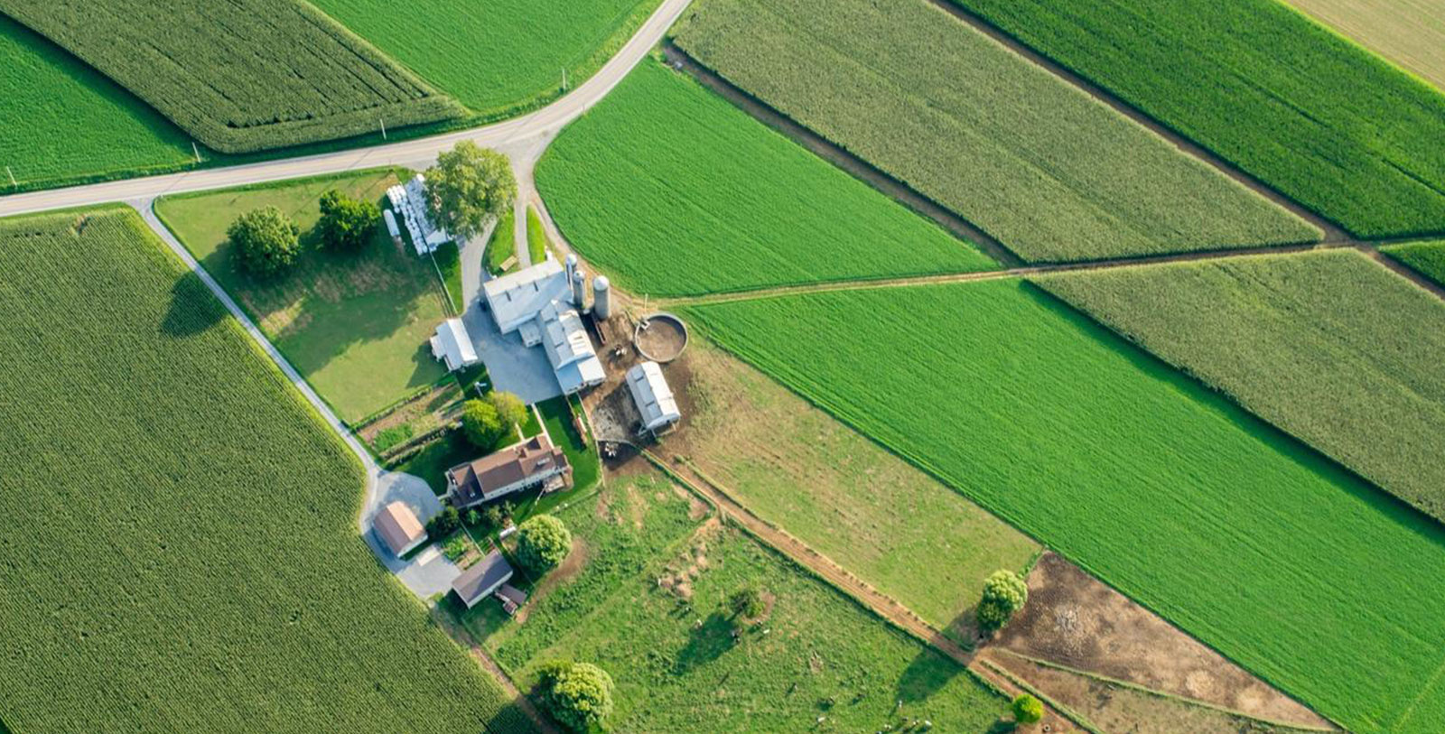 1600x813 aerial view of lancaster inn at leola village leola pennsylvania