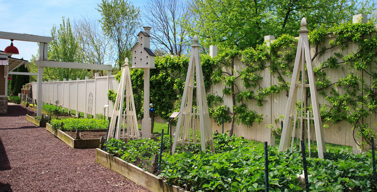 1600x813 exterior garden inn at leola village leola pennsylvania