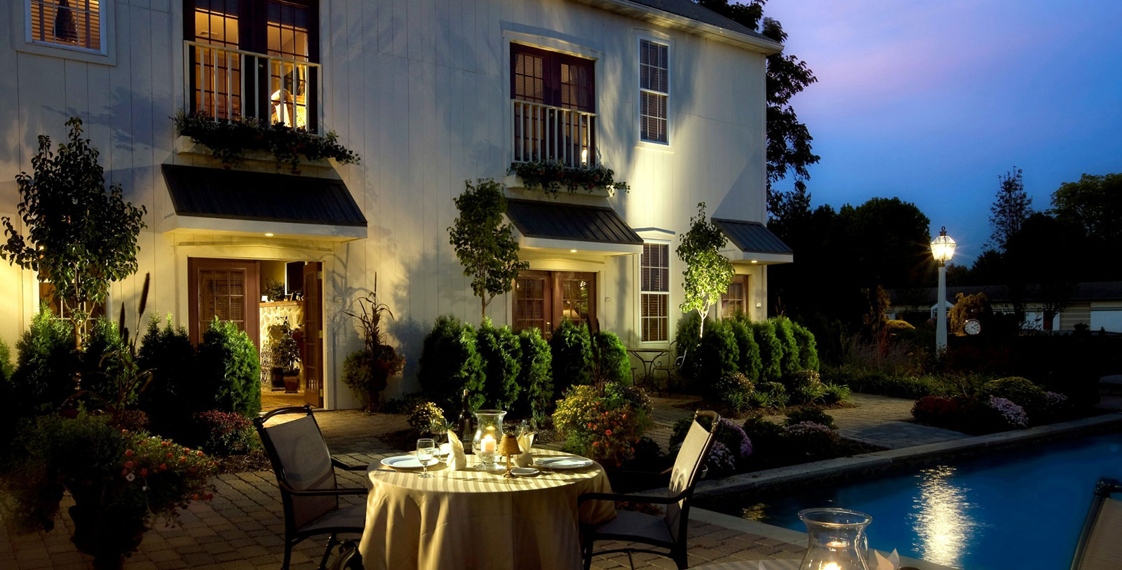1600x813 exterior night inn at leola village leola pennsylvania 1