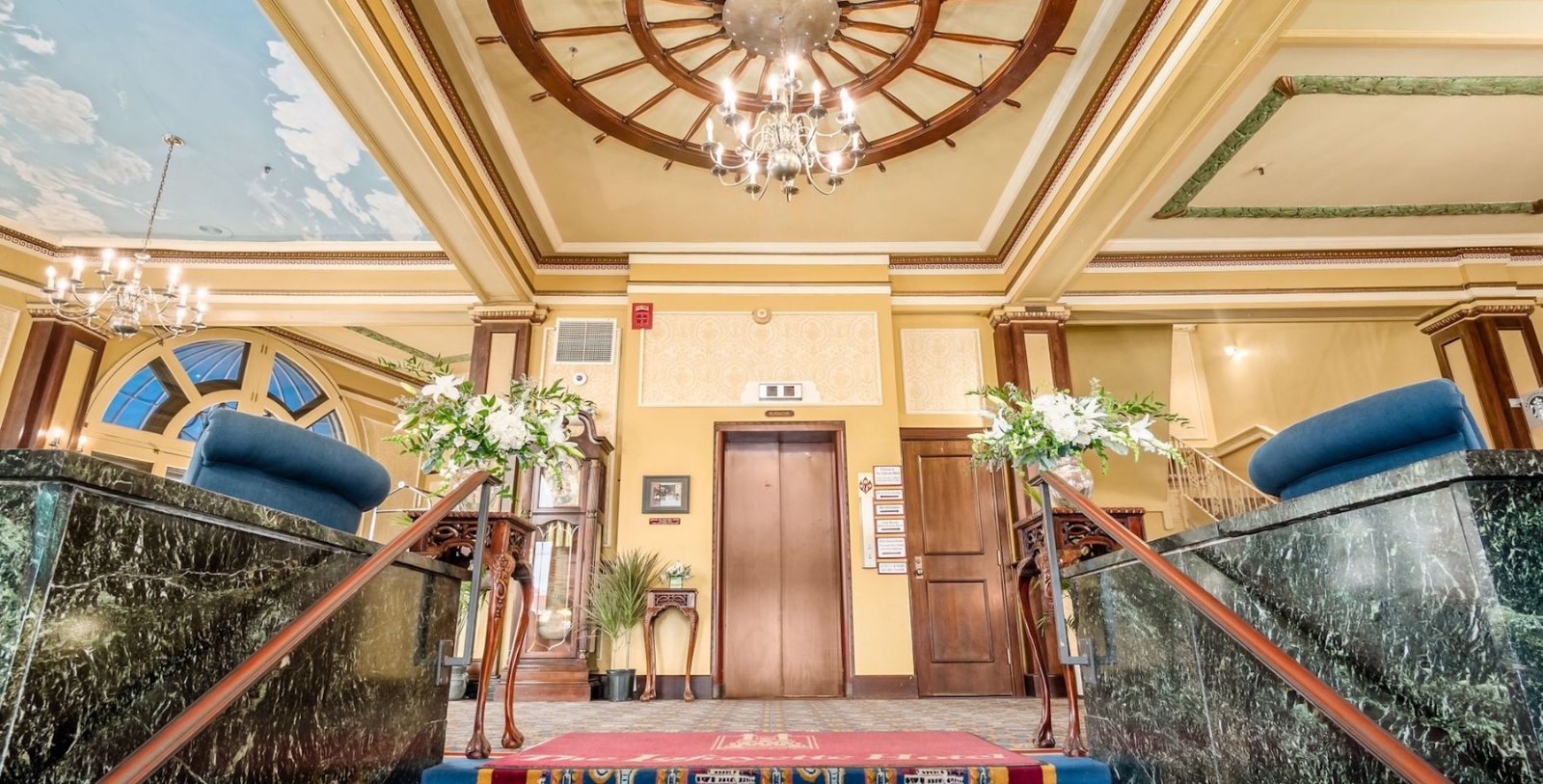 1600x813_the_lafayette_hotel_5