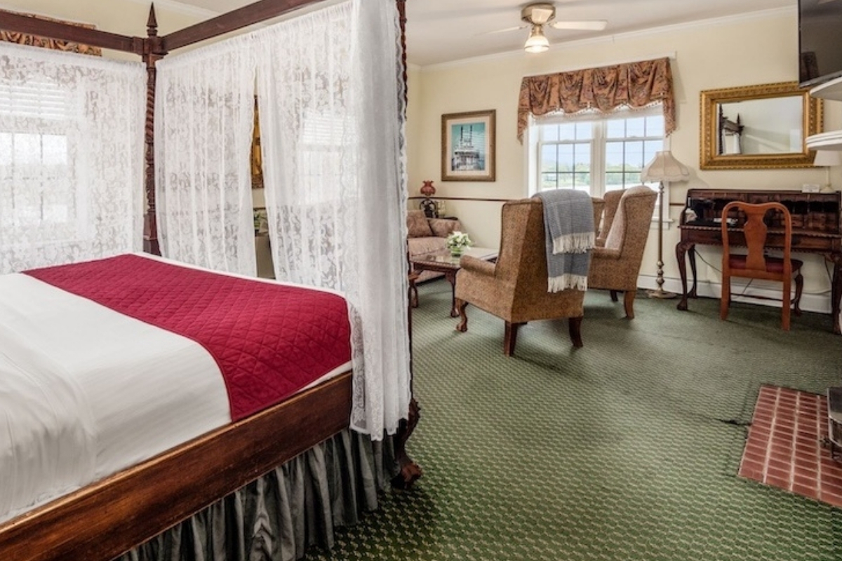 lafayette_penthouse_suite_1200x800_lafayette_hotel_gallery_4_high 69d95edca7b86