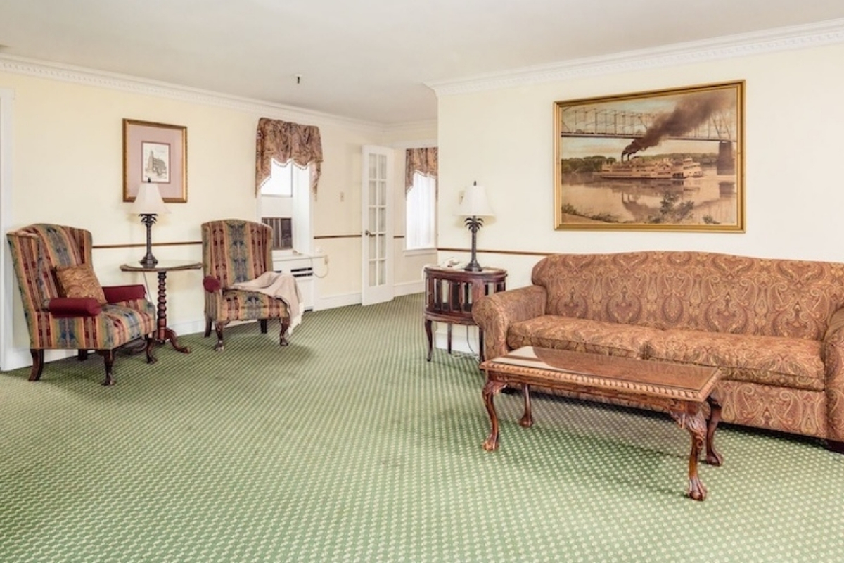 muskingham_river_master_suite_1200x800_lafayette_hotel_gallery_4_high 69d95f43727dc