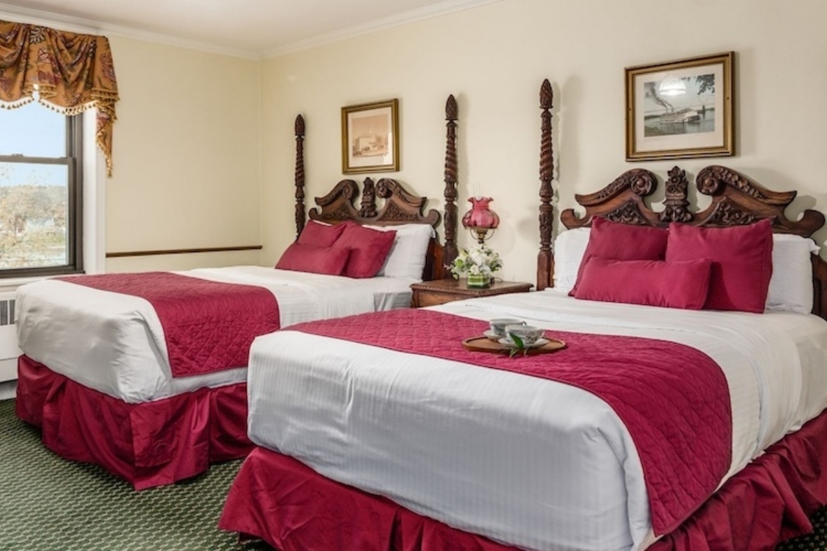 muskingham_river_master_suite_1200x800_lafayette_hotel_gallery_high 69d95f6c332a9