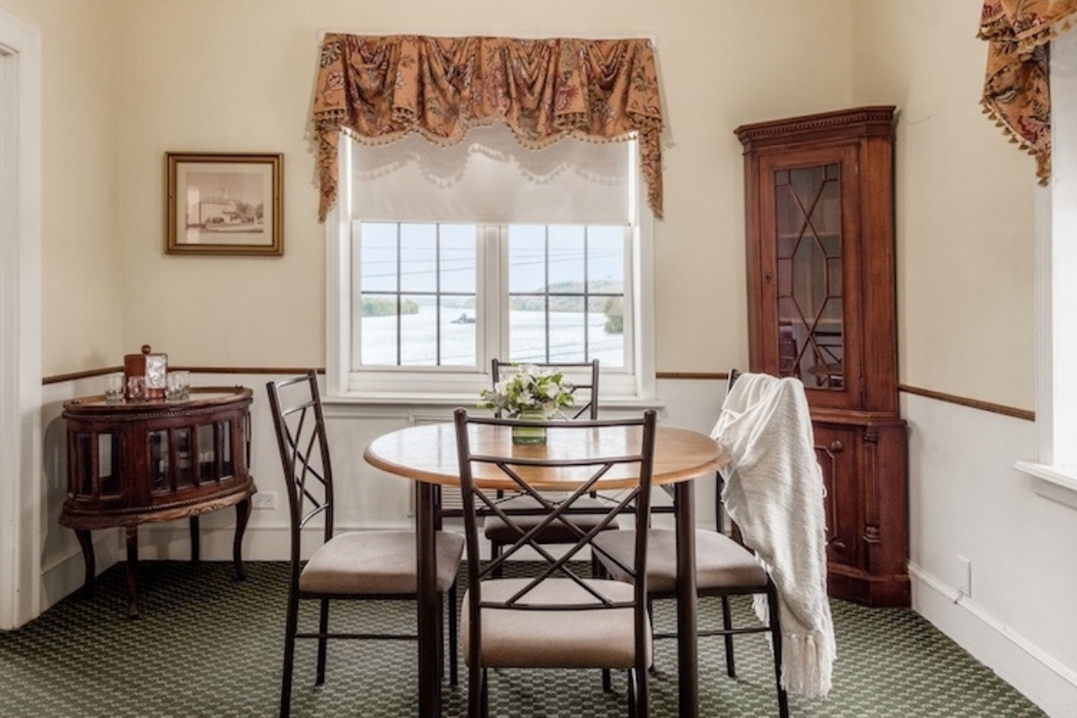 putnam_penthouse_1200x800_lafayette_hotel_gallery_3_high 69d96102e3546