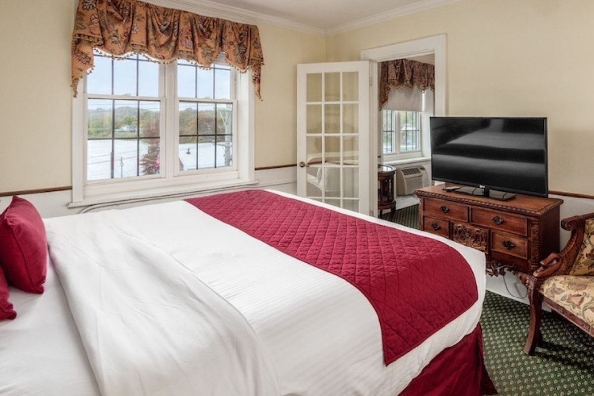 putnam_penthouse_1200x800_lafayette_hotel_gallery_4_high 69d9611f19358