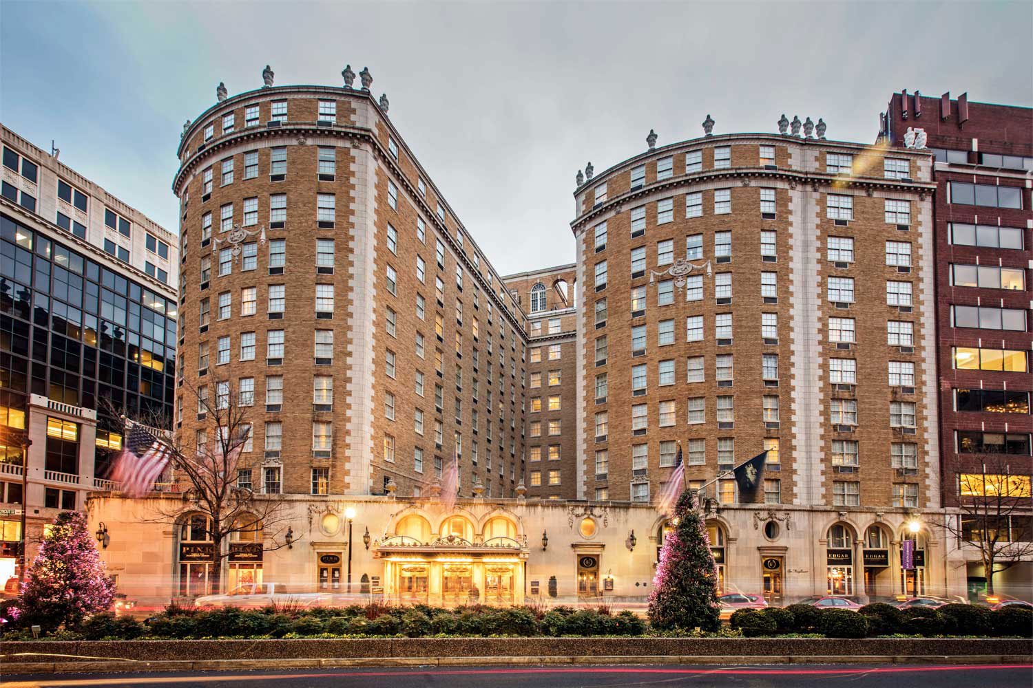 a large building with a lot of windows