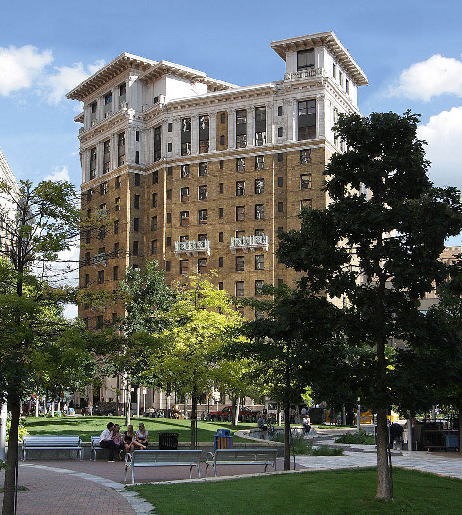 a large building with many windows
