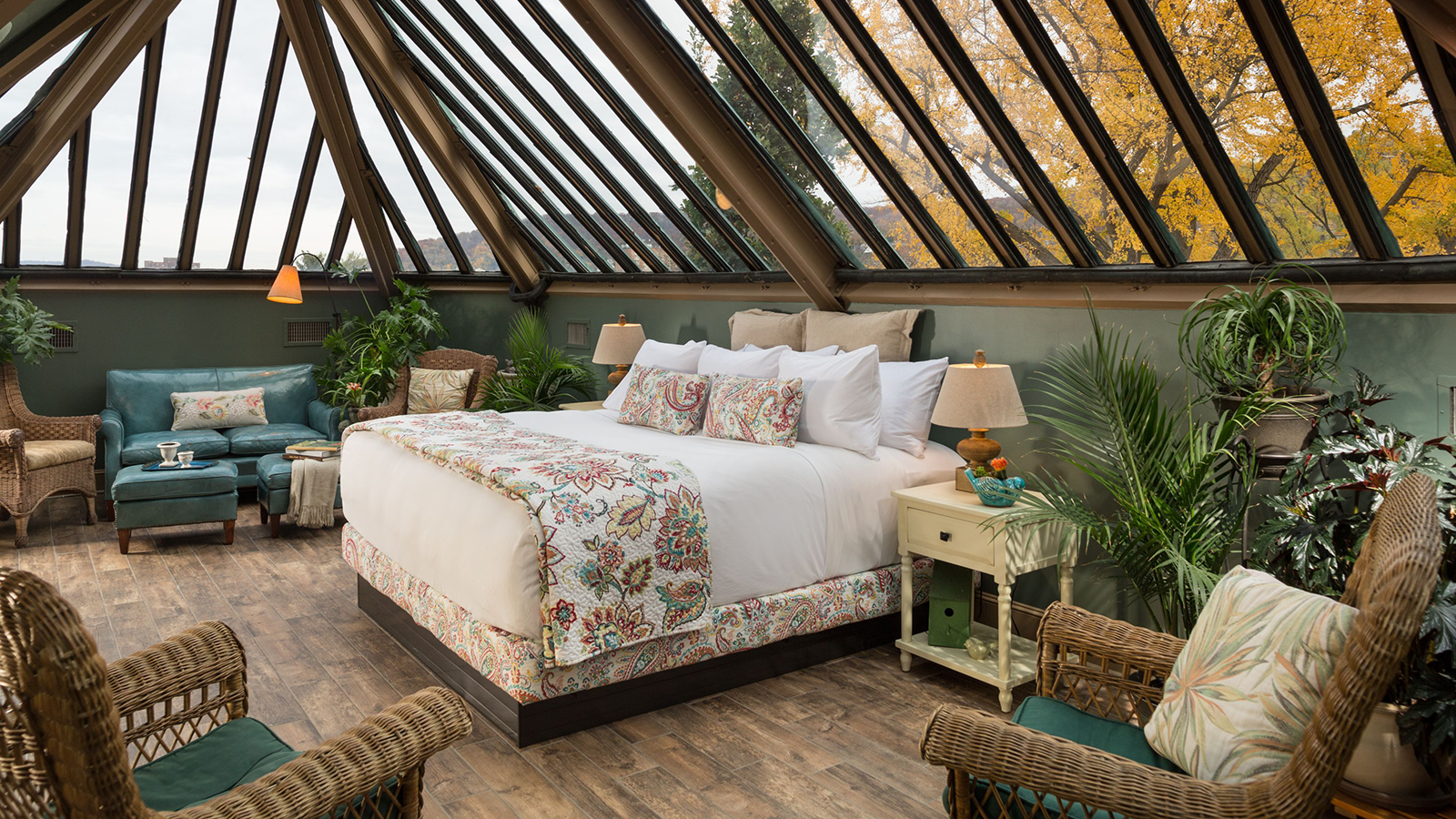 image of conservatory guestroom the sayre mansion bethlehem pennsylvania