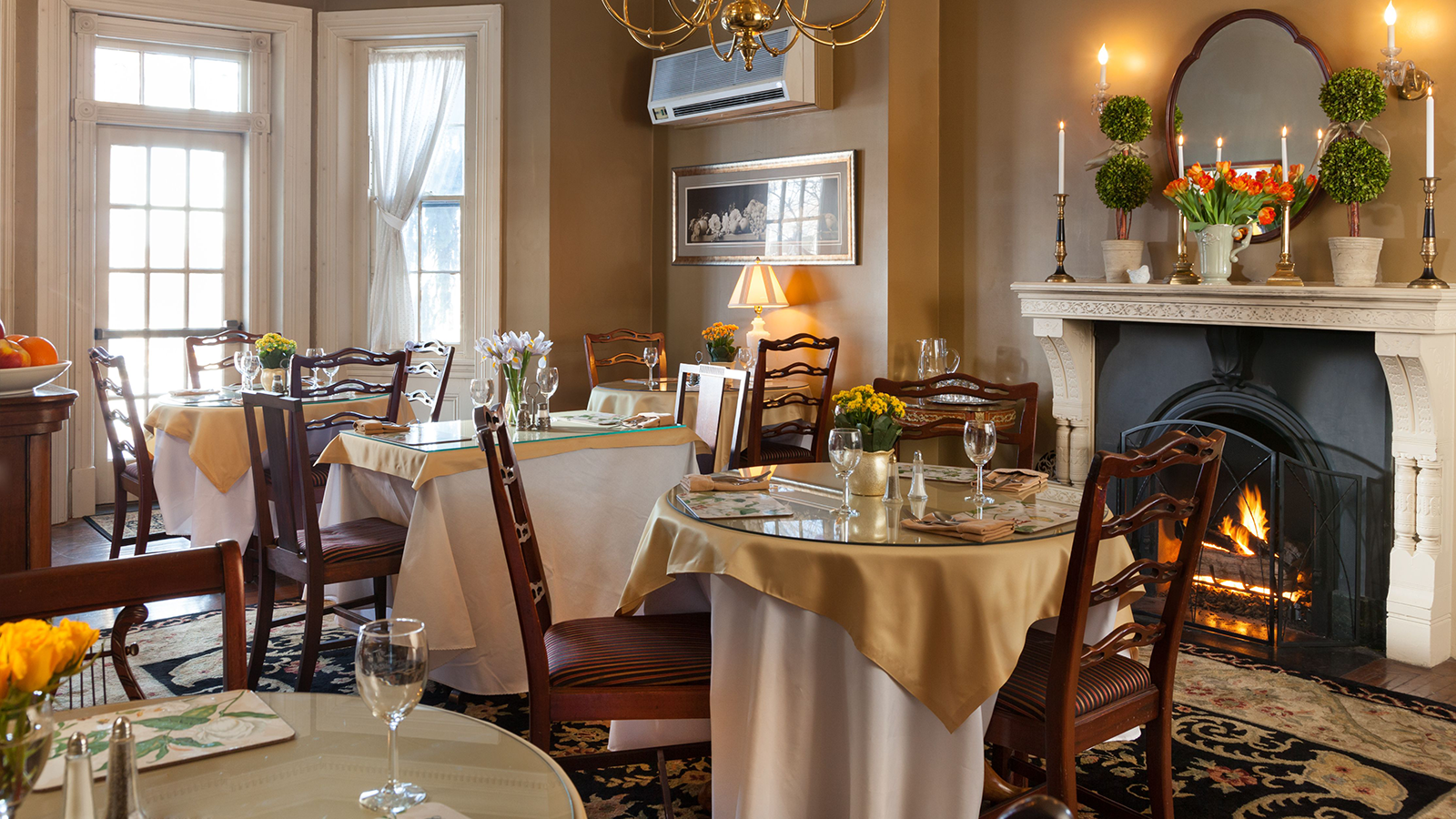 image of dining the sayre mansion bethlehem pennsylvania