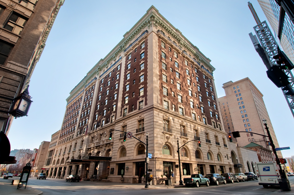 a large building with many windows
