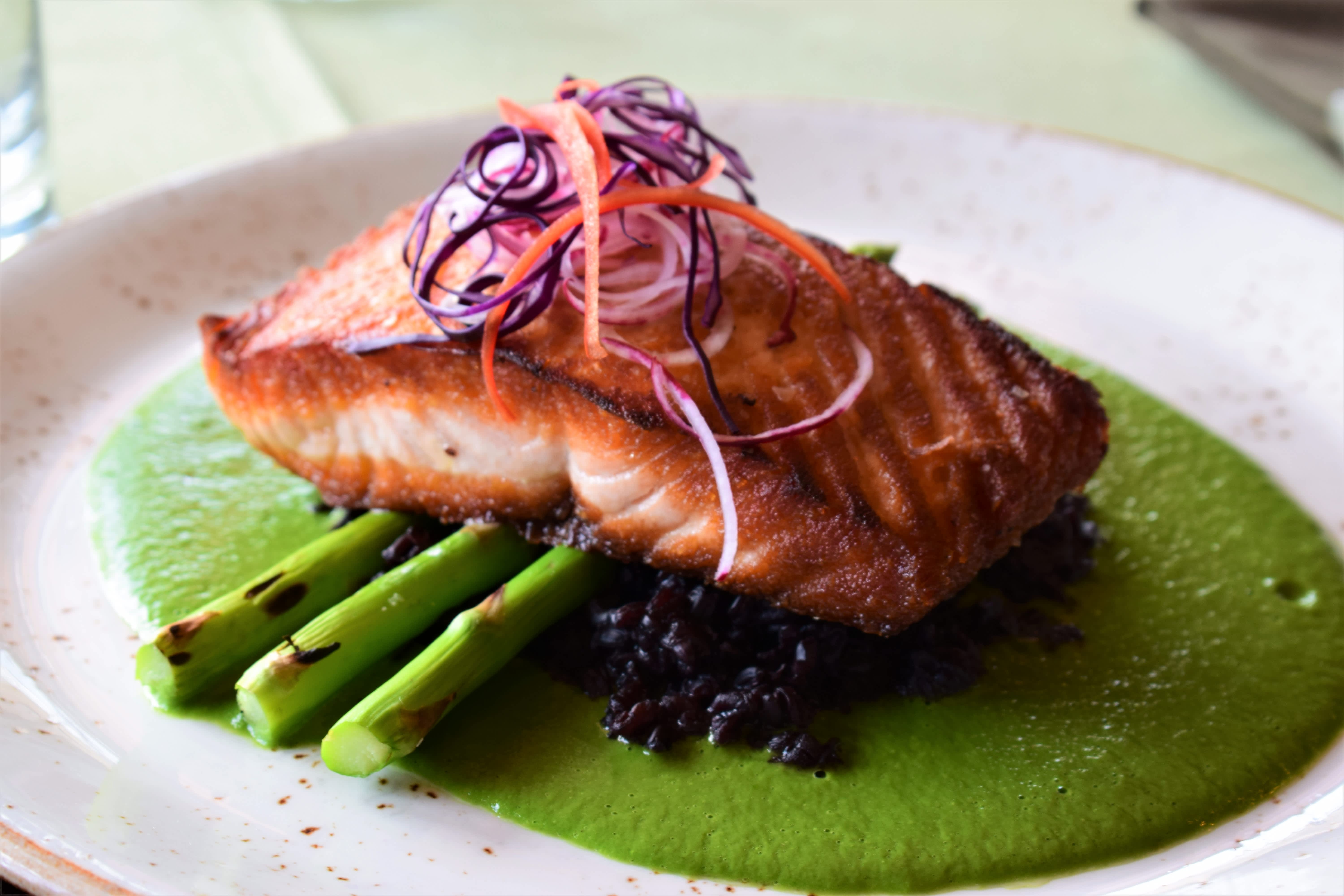 dining food salmon settlers inn 2 poconomtns_jpg0 a5bd31f7bce5325_a5bd338b 947f a972 641878e15b643396