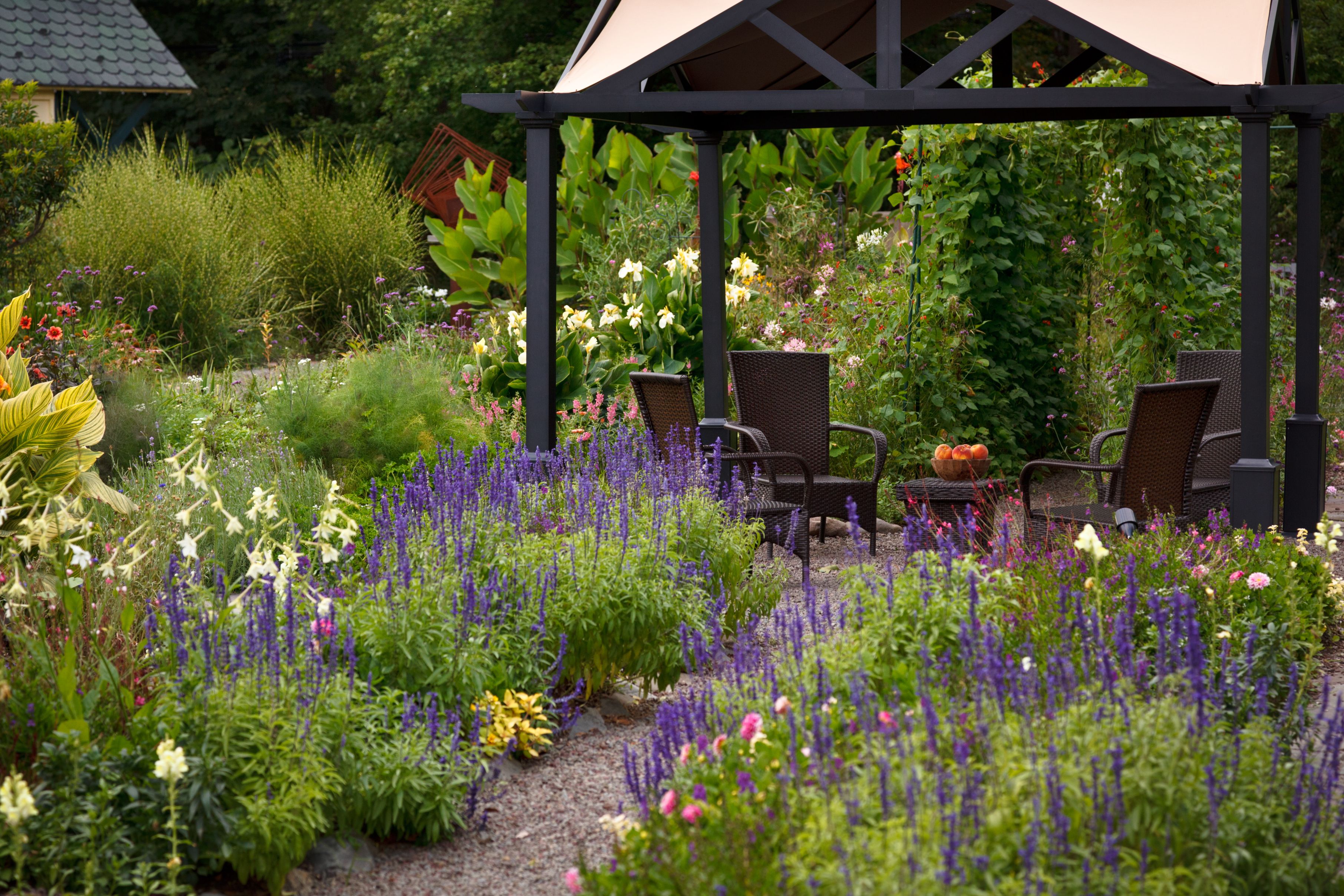 image_of_garden_the_settlers_inn_at_bingham_park_hawley_pennsylvania_high 5f7e0c2de170e