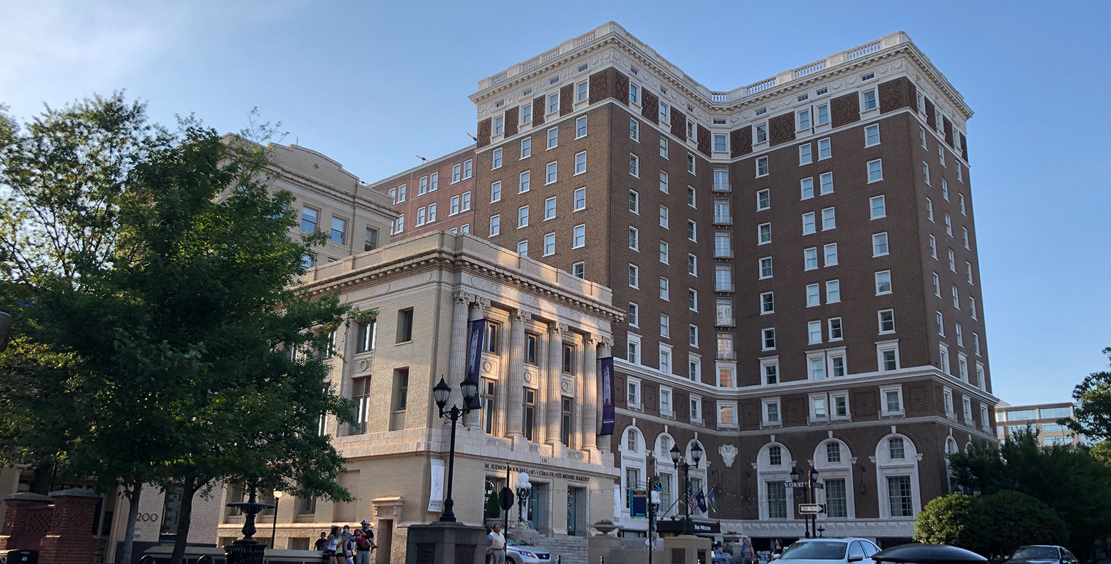 a large building with many windows
