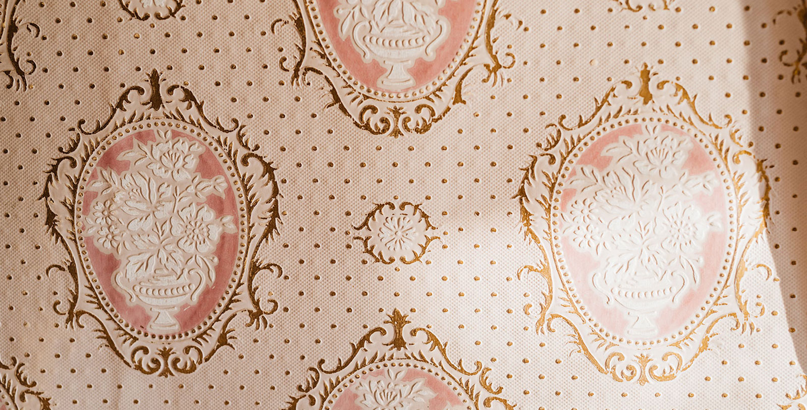 a close up of a wallpaper