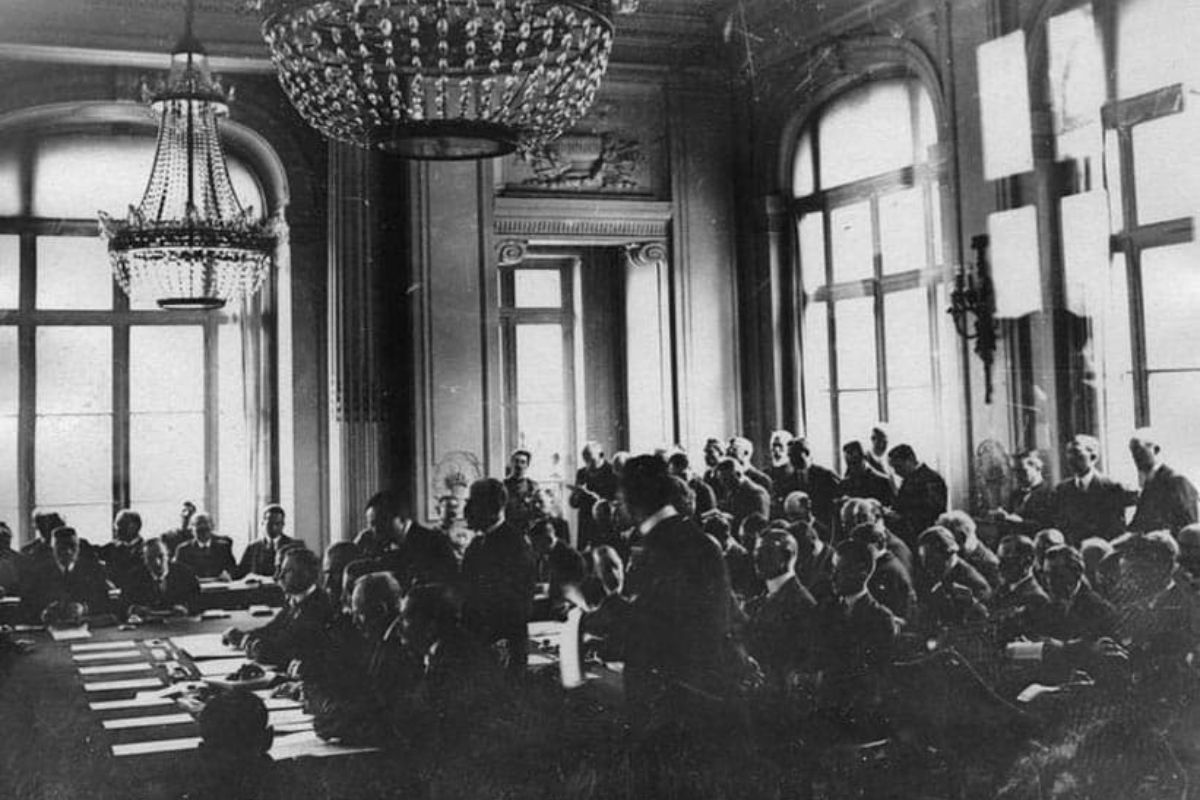 trianon_palace_ _history_treaty_signing_high 69eb844eed3dc
